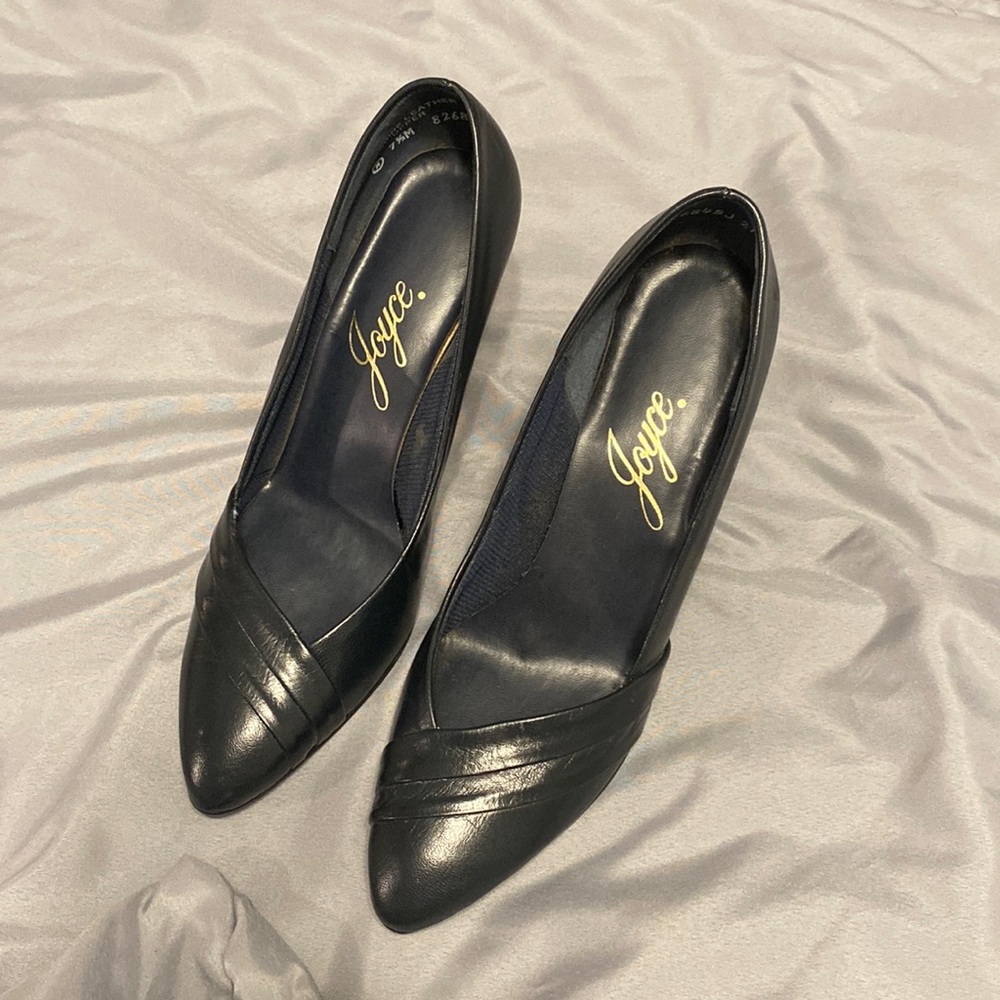 Joyce Pump Genuine Leather Navy Size 7 1/2